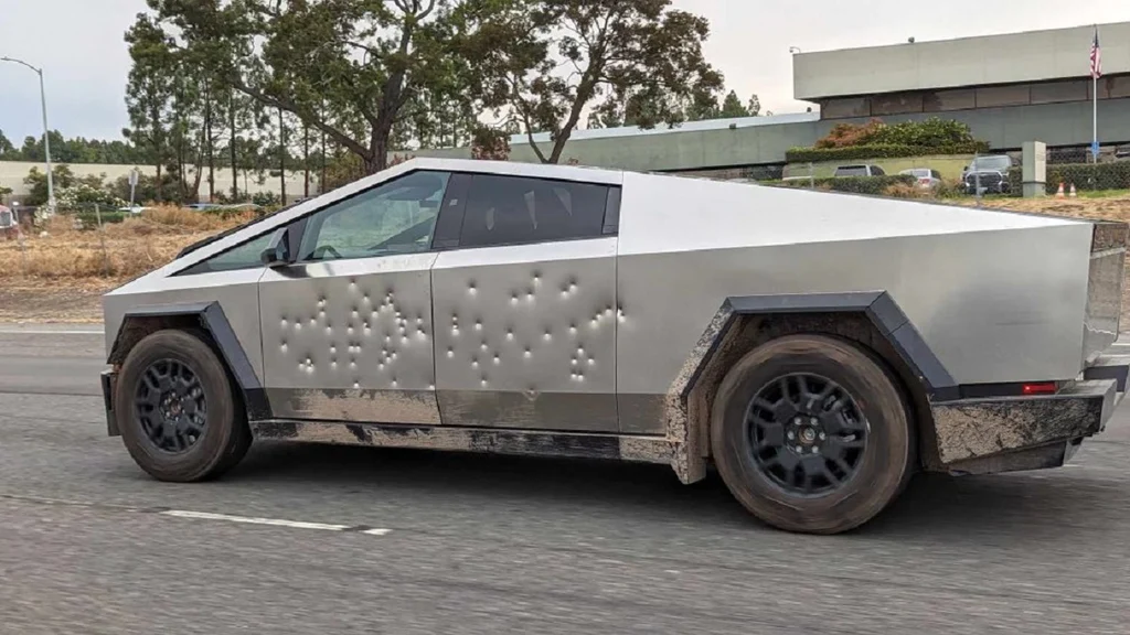 How-the-Tesla-Cybertruck-Performs-Off-Road-2 How the Tesla Cybertruck Performs Off-Road: Real-World Tests and Reviews