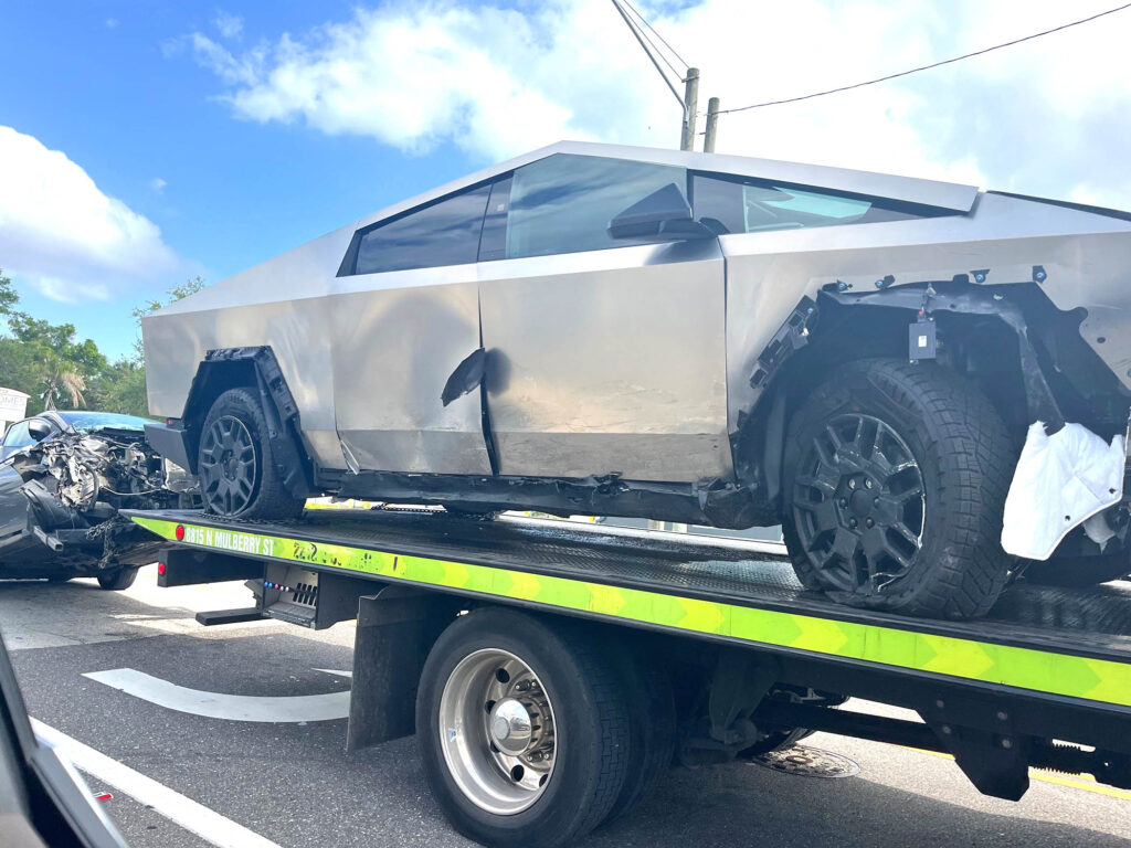 Tesla-Cybertruck-structural-failures-3-1024x768 Tesla Cybertruck Structural Failures: Reports of Frame Snapping Under Stress Raise Safety Concerns